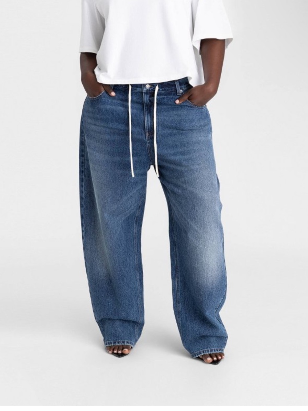 KBB by KAHLANA Women's Mid-Rise Barrel
Leg 'The Lynnox Jean'